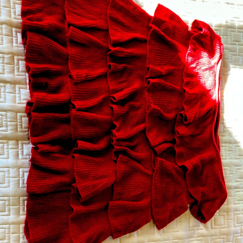 BCBGMAXAZRIA poncho deep red. One size